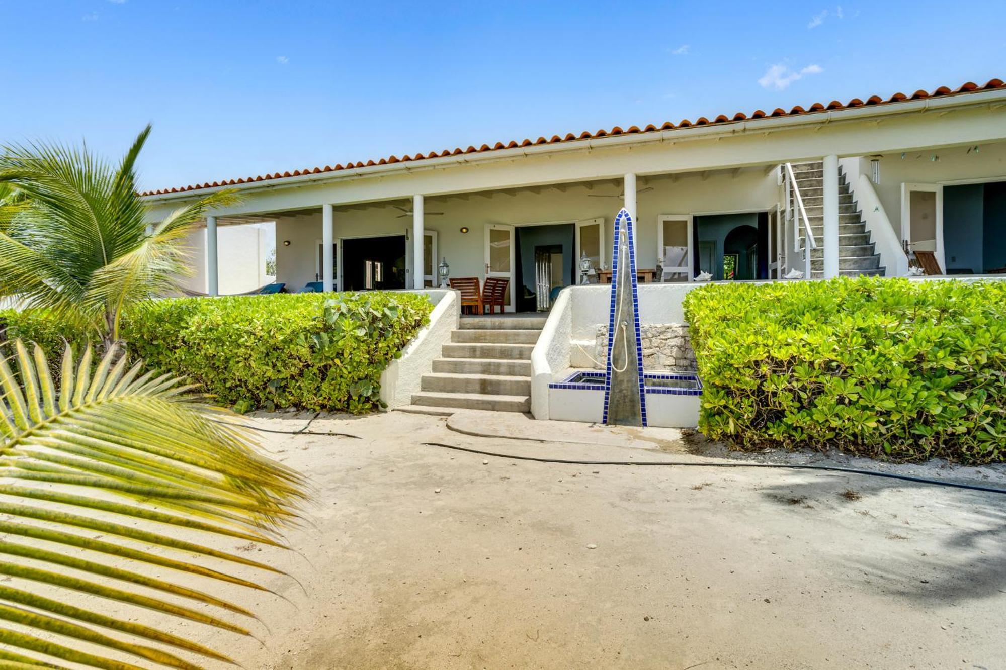 Oceanfront - Villa Port Of Call - クラレンダイク エクステリア 写真