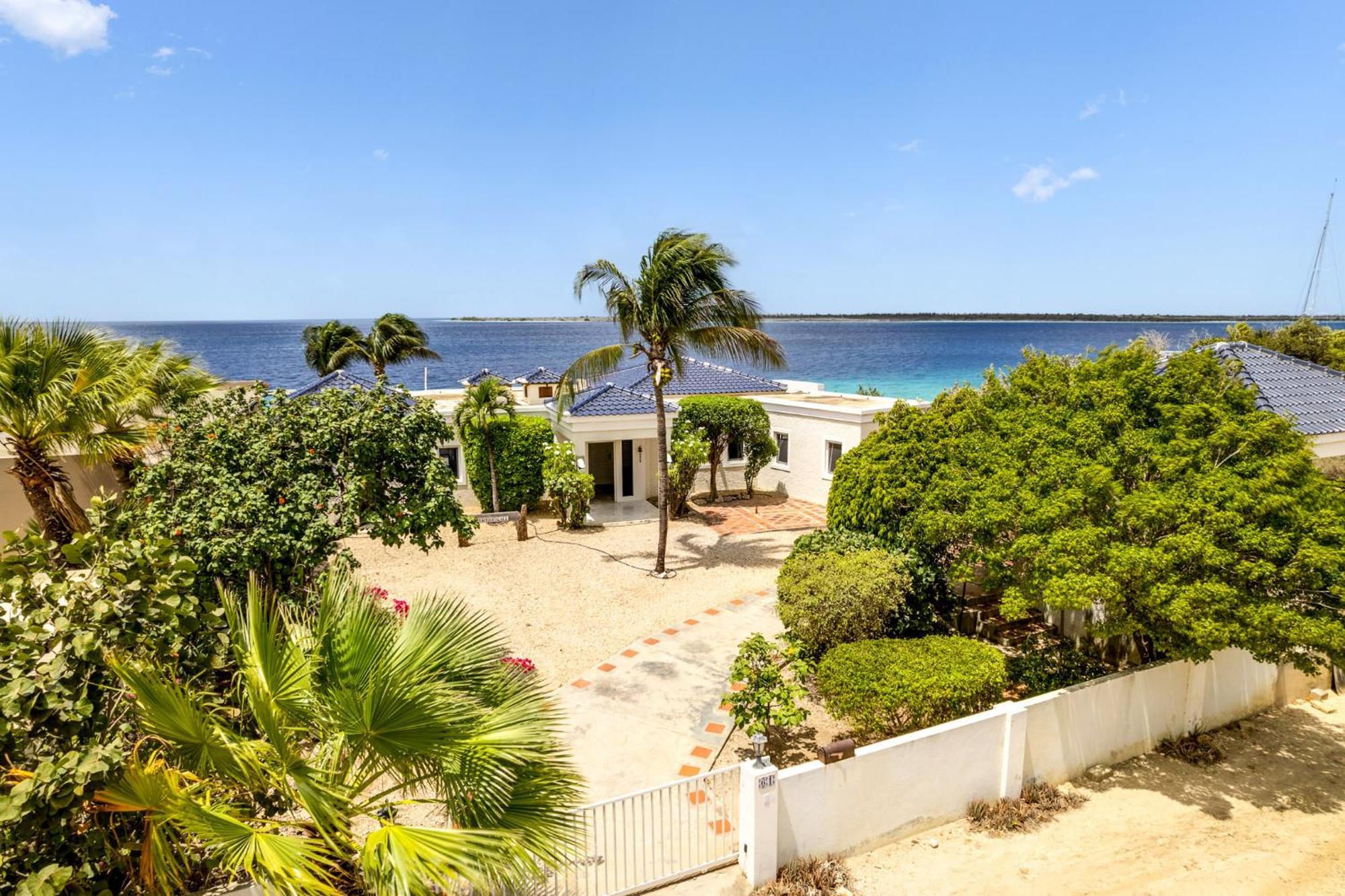 Oceanfront - Villa Port Of Call - クラレンダイク エクステリア 写真