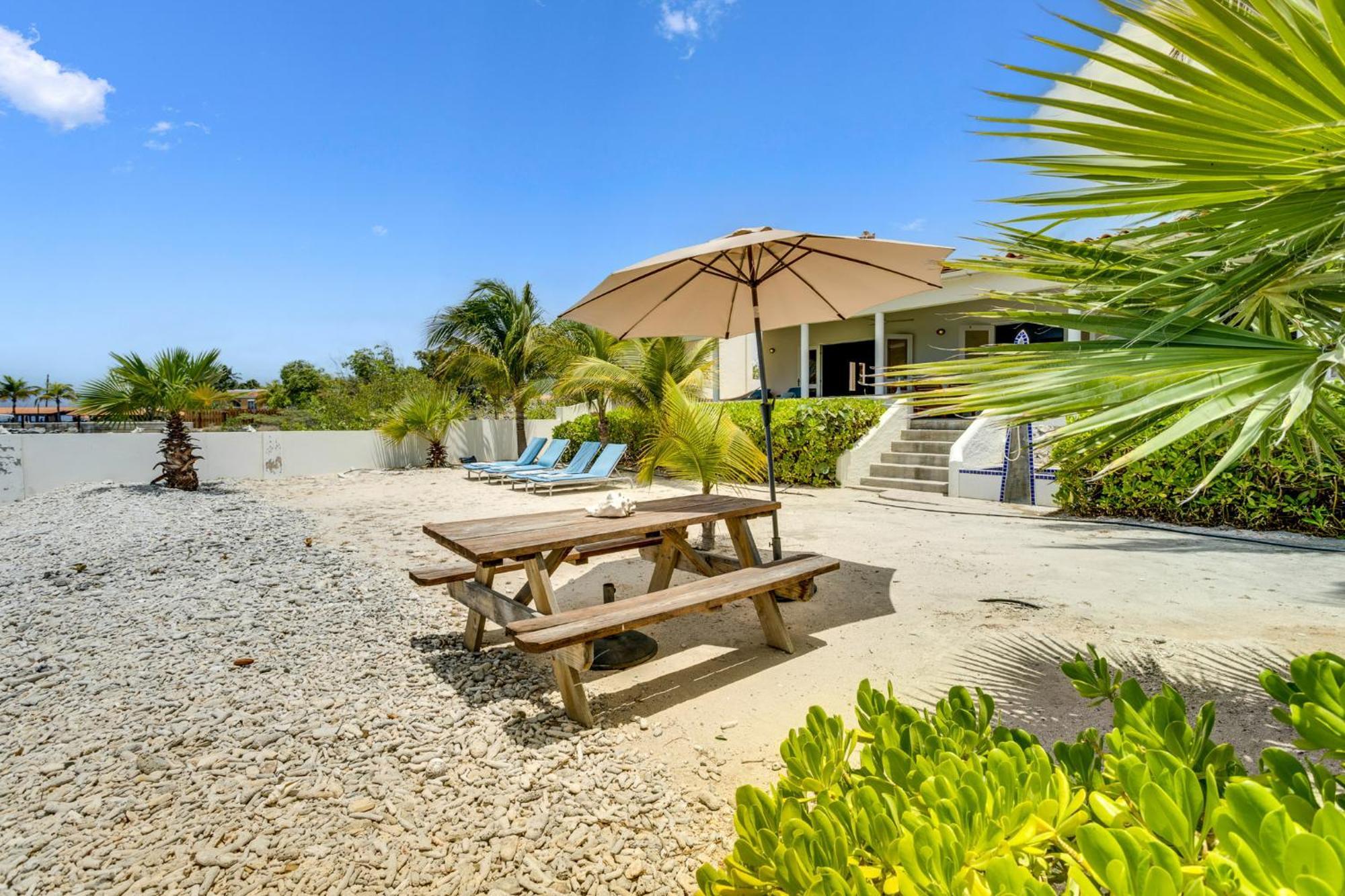 Oceanfront - Villa Port Of Call - クラレンダイク エクステリア 写真